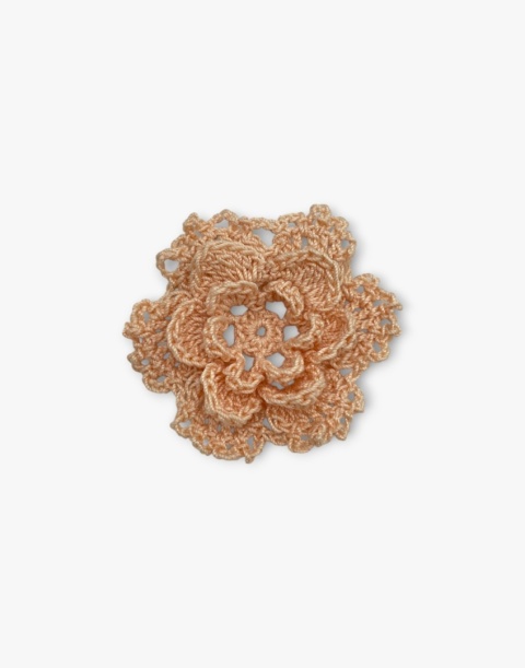 Brzoskwiniowa broszka szydełkowa kwiat handmade - mała przestrzenna ozdoba ręcznie robiona Brzoskwiniowa broszka szydełkowa kwiat handmade - mała przestrzenna ozdoba ręcznie robiona