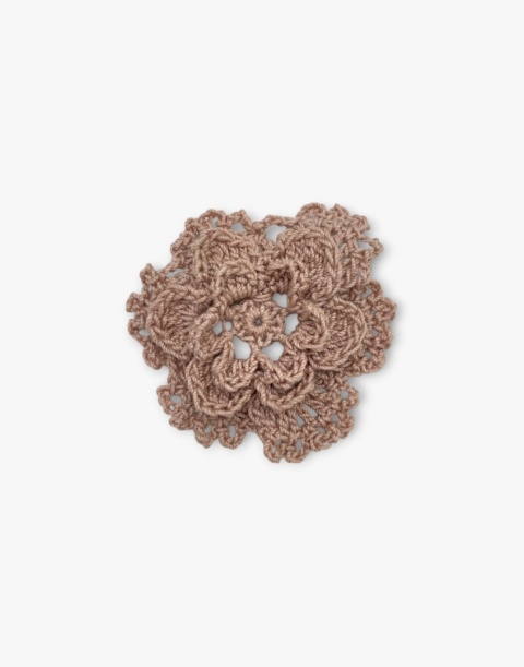 Beżowa broszka szydełkowa kwiat handmade - mała przestrzenna ozdoba ręcznie robiona Beżowa broszka szydełkowa kwiat handmade - mała przestrzenna ozdoba ręcznie robiona