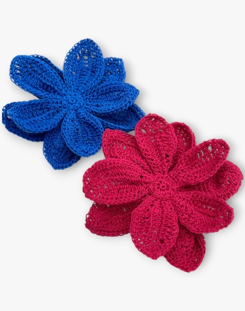 Broszka szydełkowa kwiat handmade - przestrzenna ozdoba ręcznie robiona Broszka szydełkowa kwiat handmade - przestrzenna ozdoba ręcznie robiona