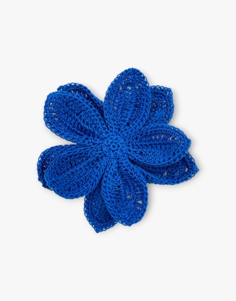 Niebieska broszka szydełkowa kwiat handmade - przestrzenna ozdoba ręcznie robiona Niebieska broszka szydełkowa kwiat handmade - przestrzenna ozdoba ręcznie robiona