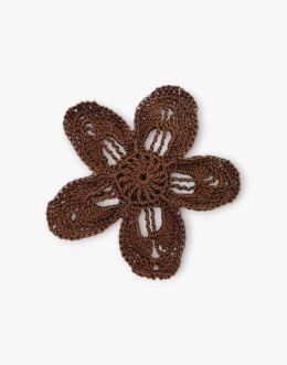 Brązowa broszka szydełkowa kwiat handmade - średnia płaska ozdoba ręcznie robiona
