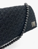 Czarny łańcuch z kamieni szlachetnych i torebka szydełkowa kopertówka - stylowy handmade dodatek