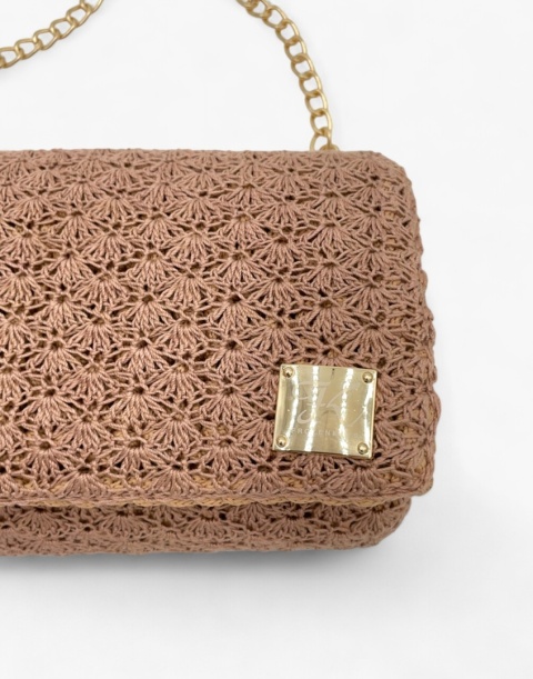 Bezowa torebka szydełkowa kopertówka handmade – elegancka mała torebka ręcznie robiona Bezowa torebka szydełkowa kopertówka handmade – elegancka mała torebka ręcznie robiona
