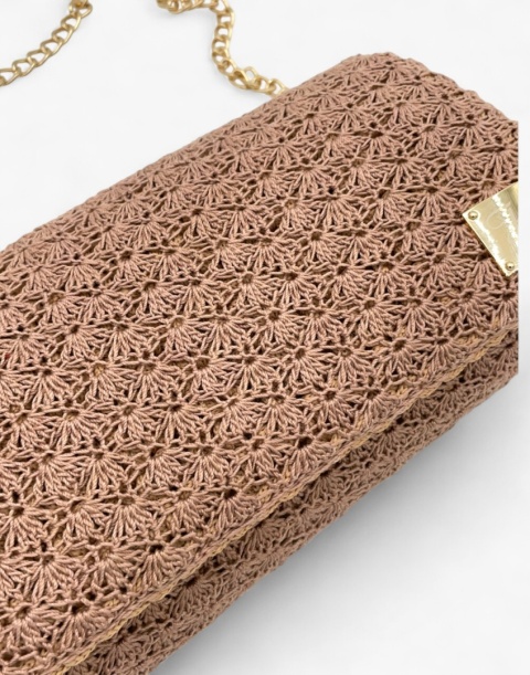 Bezowa torebka szydełkowa kopertówka handmade – elegancka mała torebka ręcznie robiona Bezowa torebka szydełkowa kopertówka handmade – elegancka mała torebka ręcznie robiona