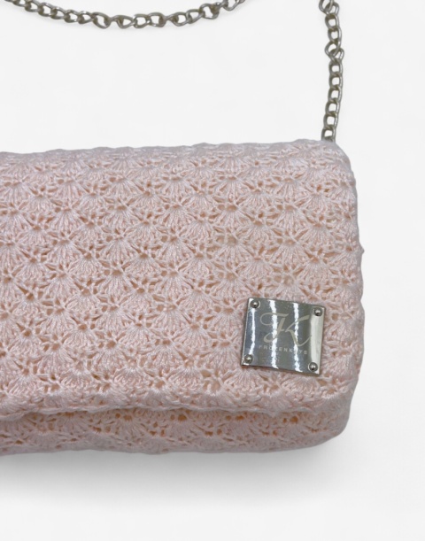 Jasnoróżowa torebka szydełkowa kopertówka handmade – elegancka mała torebka ręcznie robiona