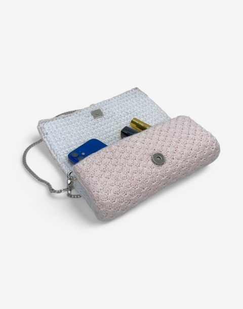 Jasnoróżowa torebka szydełkowa kopertówka handmade – elegancka mała torebka ręcznie robiona