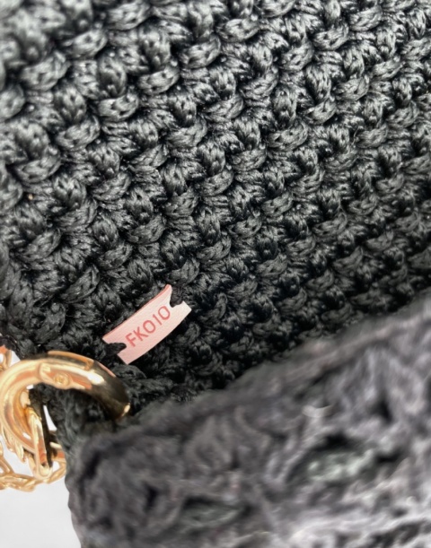 Czarna torebka szydełkowa kopertówka handmade – elegancka mała torebka ręcznie robiona