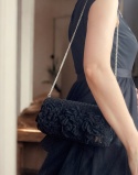 Czarna torebka szydełkowa z kwiatami lotosu handmade – elegancka torebka ręcznie robiona