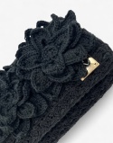 Czarna torebka szydełkowa z kwiatami lotosu handmade – elegancka torebka ręcznie robiona