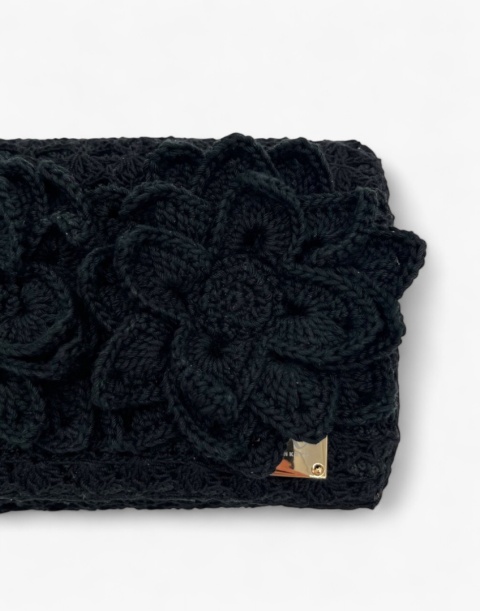 Czarna torebka szydełkowa z kwiatami lotosu handmade – elegancka torebka ręcznie robiona Czarna torebka szydełkowa z kwiatami lotosu handmade – elegancka torebka ręcznie robiona