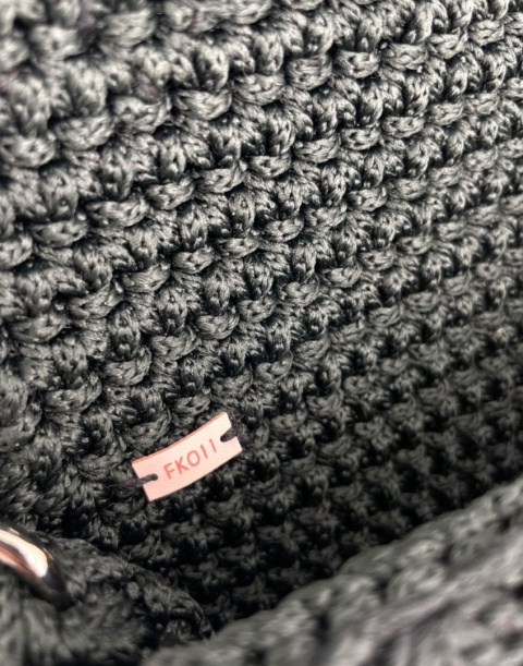 Czarna torebka szydełkowa z kwiatami wiśni handmade – elegancka torebka ręcznie robiona Czarna torebka szydełkowa z kwiatami wiśni handmade – elegancka torebka ręcznie robiona