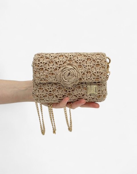 Bezowa mini torebka szydełkowa kopertówka handmade – elegancka mini torebka ręcznie robiona