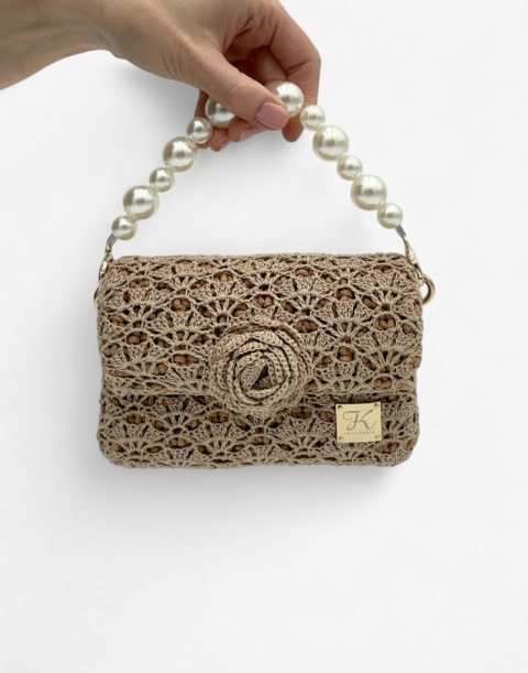 Bezowa mini torebka szydełkowa kopertówka handmade – elegancka mini torebka ręcznie robiona