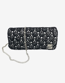 Czarna torebka szydełkowa z koronkowym pokryciem – elegancka torebka ręcznie robiona