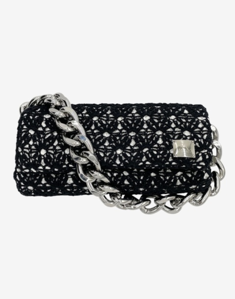 Czarna torebka szydełkowa z koronkowym pokryciem – elegancka torebka ręcznie robiona