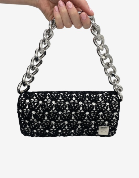 Czarna torebka szydełkowa z koronkowym pokryciem – elegancka torebka ręcznie robiona
