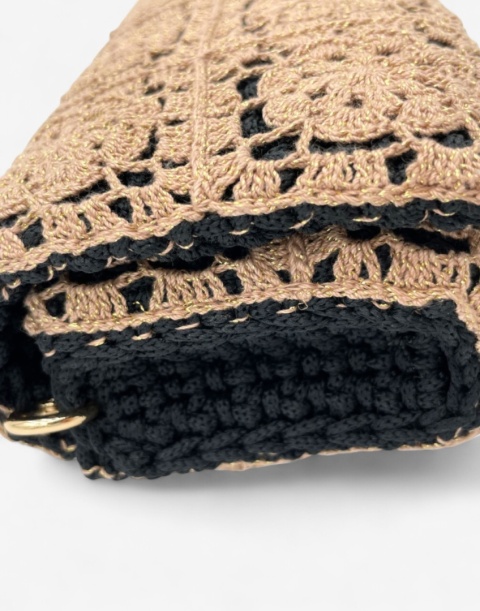 Złota torebka szydełkowa z metalizowaną nicią w granny square handmade – elegancka torebka ręcznie robiona