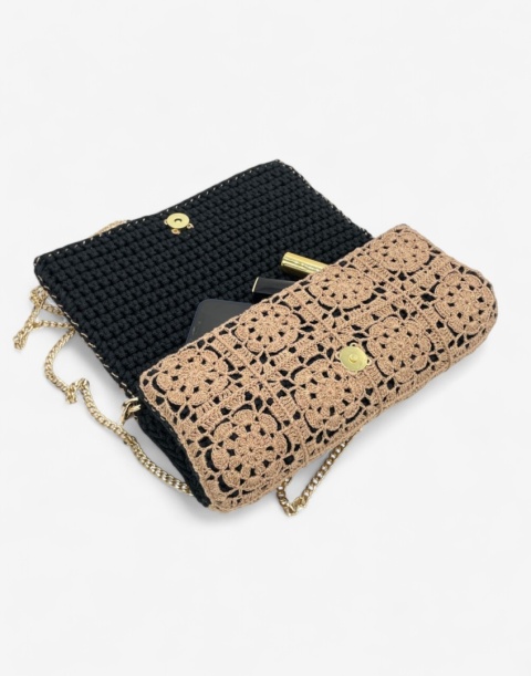 Złota torebka szydełkowa z metalizowaną nicią w granny square handmade – elegancka torebka ręcznie robiona